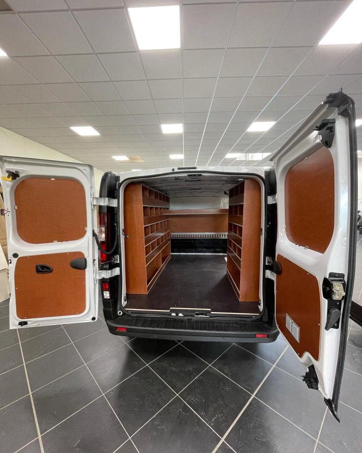 Aménagement intérieur et extérieur Renault Master L1H1 Vaujours