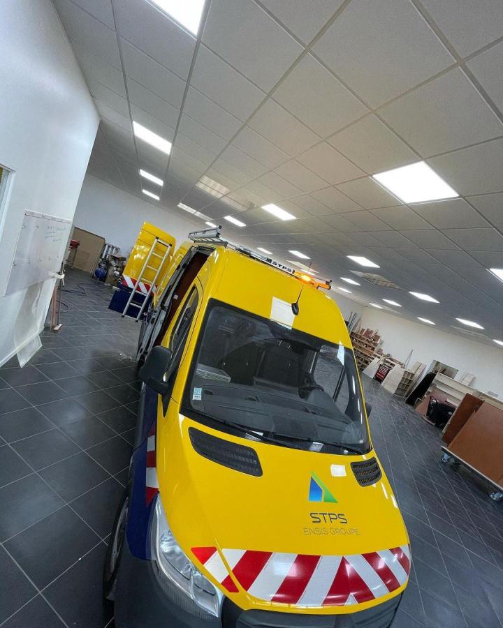 Équipement extérieur de véhicules utilitaires Vaujours