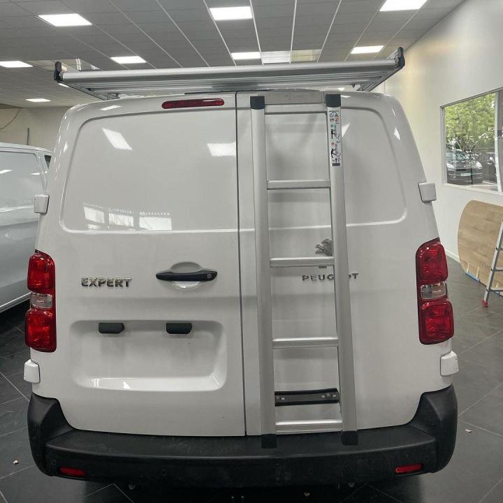 Aménagement intérieur et extérieur Peugeot Expert Long Vaujours